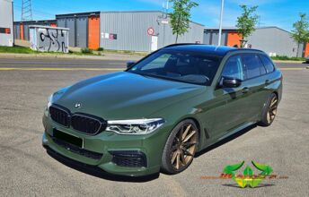 wrappsta.de-carwrapping-vollfolierung-bmw_530_G31_Touring-camouflage_green-01.jpg