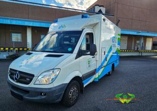 wrappsta.de-carwrapping-vollfolierung-mercedes_rtw-Werbedesign-01.jpg