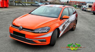 wrappsta.de-carwrapping-vollfolierung-vw_golf_7_variant-digitaldruck-03.jpg
