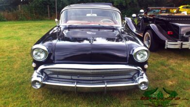 wrappsta.de_carwrapping-autofolierung_buick-roadmaster-1957_glanz-schwarz_08.jpg