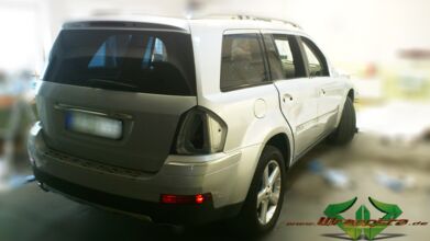 wrappsta.de_carwrapping-vollfolierung_Mercedes-gl_glanz-weiss_3d-carbon_02.jpg