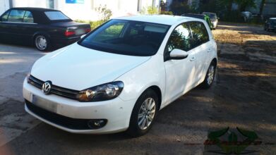 wrappsta.de_carwrapping-teilfolierung_Berlin_Golf-6_glanz-schwarz_02.jpg
