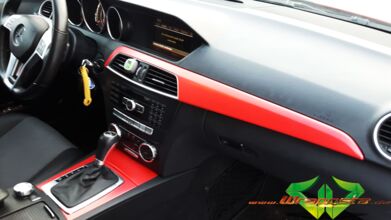 wrappsta.de_carwrapping-vollfolierung_Mercedes-c-klasse-frozen-red-chrome_12.jpg