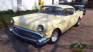 wrappsta.de_carwrapping-autofolierung_buick-roadmaster-1957_glanz-schwarz_01.jpg