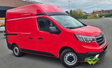 wrappsta.de-carwrapping-vollfolierung-renault_traffic-carmin_red-04.jpg