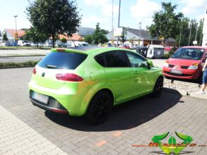 wrappsta.de_carwrapping_seat-leon_light-green-pearlescent_carbon_03.jpg