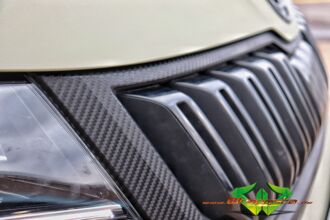 wrappsta.de-carwrapping-vollfolierung-Skoda_Kodiaq-matt_khaki_green-ravenblack_carbon-scheibentoenung-20.jpg