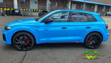 wrappsta.de-carwrapping-vollfolierung-audi_q5-gloss_light_blue-glanz_schwarz-bremssattel-08.jpg