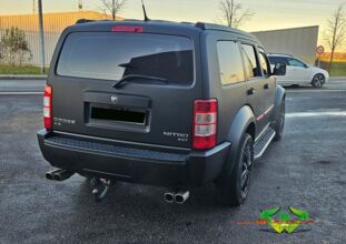 wrappsta.de-carwrapping-vollfolierung-dodge_nitro-matt_black-satin_red-04.jpg