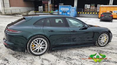 wrappsta.de-carwrapping-vollfolierung-porsche_panamera-gloss_green_black_silk-05.jpg