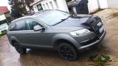wrappsta.de_carwrapping-autofolierung_audi-q7_matt-anthrazit-glanz-schwarz_10.jpg