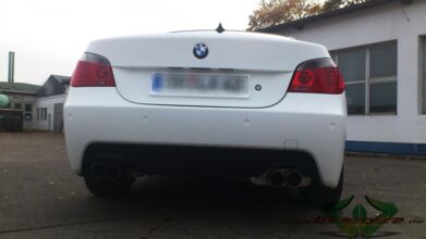 wrappsta.de_carwrapping-autofolierung_bmw-530i_matt-weiss_3d-carbon_10.jpg