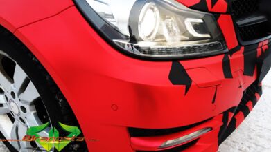 wrappsta.de_carwrapping-vollfolierung_Mercedes-c-klasse-frozen-red-chrome_10.jpg