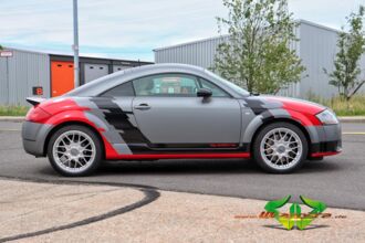 wrappsta.de-carwrapping-vollfolierung-audi_tt_-matt_metallic_gunmetal-carmin_red-glanz_schwarz-nardo_grau-05.jpg