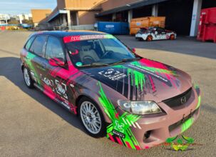 wrappsta.de-carwrapping-vollfolierung-mazda_323_f-digitaldruck-12.jpg