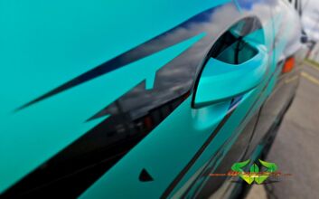 wrappsta.de-carwrapping-vollfolierung-mercedes_t_model-ultimate_black_gloss-emerald_green-20.jpg