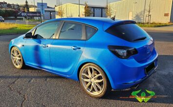 wrappsta.de-carwrapping-vollfolierung-opel_astra_j-blue_diamond-glanz_schwarz-06.jpg