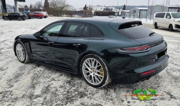 wrappsta.de-carwrapping-vollfolierung-porsche_panamera-gloss_green_black_silk-08.jpg