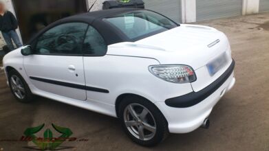 wrappsta.de_carwrapping-autofolierung_Peugeot-206-cc_glanz-weiss_schwarz-carbon_07.jpg
