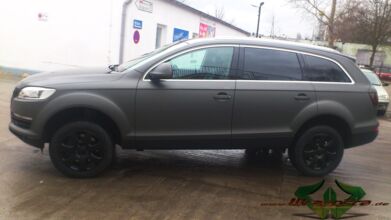 wrappsta.de_carwrapping-autofolierung_audi-q7_matt-anthrazit-glanz-schwarz_05.jpg