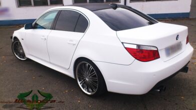 wrappsta.de_carwrapping-autofolierung_bmw-530i_matt-weiss_3d-carbon_07.jpg