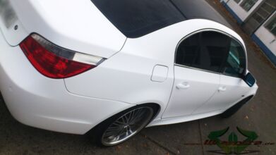 wrappsta.de_carwrapping-autofolierung_bmw-530i_matt-weiss_3d-carbon_11.jpg