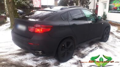 wrappsta.de_carwrapping-autofolierung_bmw-x6_ultra-matt-schwarz_glanz-schwarz-06.jpg