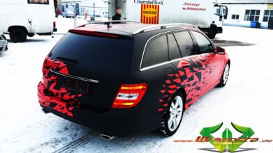 wrappsta.de_carwrapping-vollfolierung_Mercedes-c-klasse-frozen-red-chrome_08.jpg
