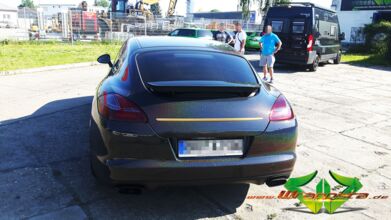 wrappsta.de_carwrapping-vollfolierung_Porsche-Panamera_Gloss-Morpheus-Black_08.jpg