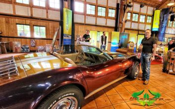 wrappsta.de-carwrapping-vollfolierung-Corvette_c3_stingray-madeira_red-stealth_tundra-09.jpg