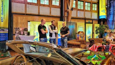 wrappsta.de-carwrapping-vollfolierung-Corvette_c3_stingray-madeira_red-stealth_tundra-13.jpg