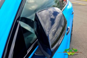 wrappsta.de-carwrapping-vollfolierung-audi_q5-gloss_light_blue-glanz_schwarz-bremssattel-16.jpg