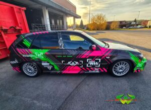 wrappsta.de-carwrapping-vollfolierung-mazda_323_f-digitaldruck-19.jpg