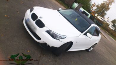 wrappsta.de_carwrapping-autofolierung_bmw-530i_matt-weiss_3d-carbon_05.jpg