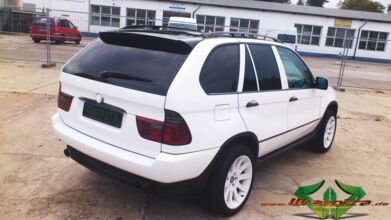 wrappsta.de_carwrapping-vollfolierung_BMW-x5_glanz-weiss_06.jpg