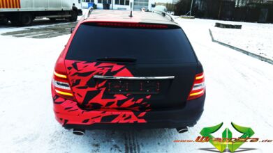 wrappsta.de_carwrapping-vollfolierung_Mercedes-c-klasse-frozen-red-chrome_07.jpg