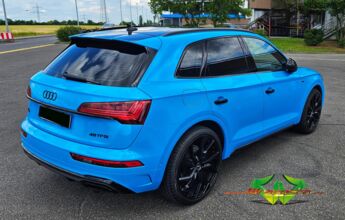 wrappsta.de-carwrapping-vollfolierung-audi_q5-gloss_light_blue-glanz_schwarz-bremssattel-04.jpg