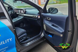 wrappsta.de-carwrapping-vollfolierung-hyundai_nexo-antrazith-werbedruck-08.jpg