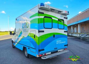 wrappsta.de-carwrapping-vollfolierung-mercedes_rtw-Werbedesign-07.jpg