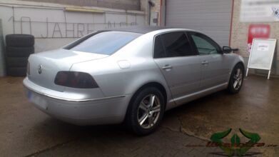 wrappsta.de_carwrapping-autofolierung_VW-phaeton_glanz-weiss_14.jpg