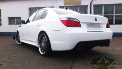 wrappsta.de_carwrapping-autofolierung_bmw-530i_matt-weiss_3d-carbon_08.jpg