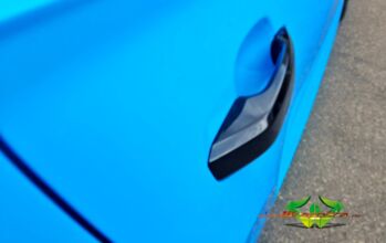 wrappsta.de-carwrapping-vollfolierung-audi_q5-gloss_light_blue-glanz_schwarz-bremssattel-13.jpg