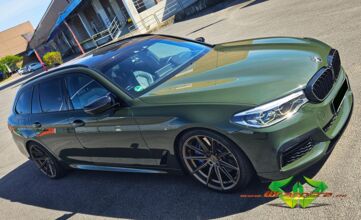 wrappsta.de-carwrapping-vollfolierung-bmw_530_G31_Touring-camouflage_green-03.jpg