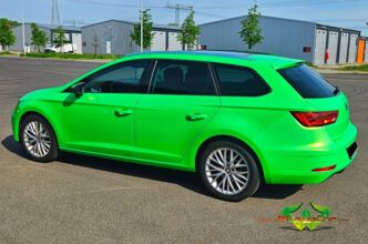wrappsta.de-carwrapping-vollfolierung-seat_leon_st-kelly_green-07.jpg