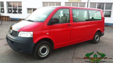 wrappsta.de_carwrapping-autofolierung_VW-T5_blut-rot_glanz-schwarz_09.jpg