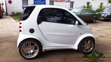 wrappsta.de_carwrapping-autofolierung_smart-brabus_glanz-weiss_11.jpg