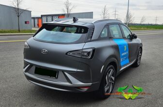 wrappsta.de-carwrapping-vollfolierung-hyundai_nexo-antrazith-werbedruck-02.jpg