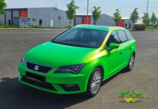 wrappsta.de-carwrapping-vollfolierung-seat_leon_st-kelly_green-01.jpg