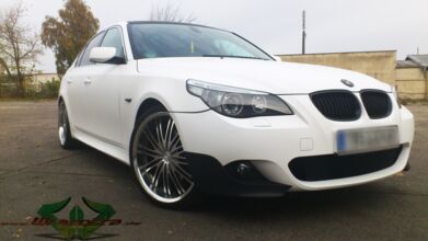 wrappsta.de_carwrapping-autofolierung_bmw-530i_matt-weiss_3d-carbon_04.jpg