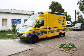 wrappsta.de_carwrapping-autofolierung_krankenwagen_gelb_blau_03.jpg